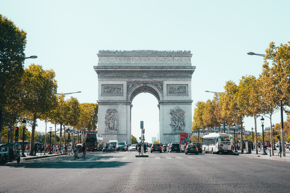 Pourquoi louer un bureau dans le 8ème arrondissement de Paris